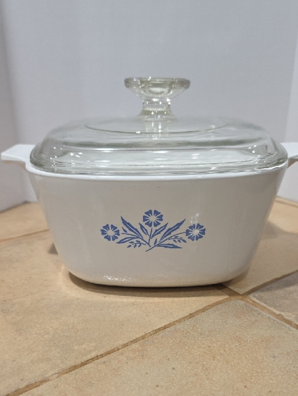 Corningware white casserole with blue cornflower motif and glass lid 1 3/4 Qt